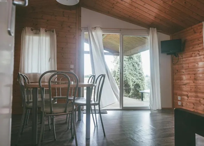 H Des Lacs 3p 4 Pers منتجع