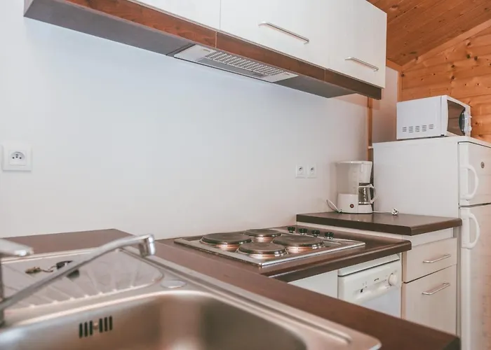 H Des Lacs 3p 4 Pers * مونكلار دو كيارْسي