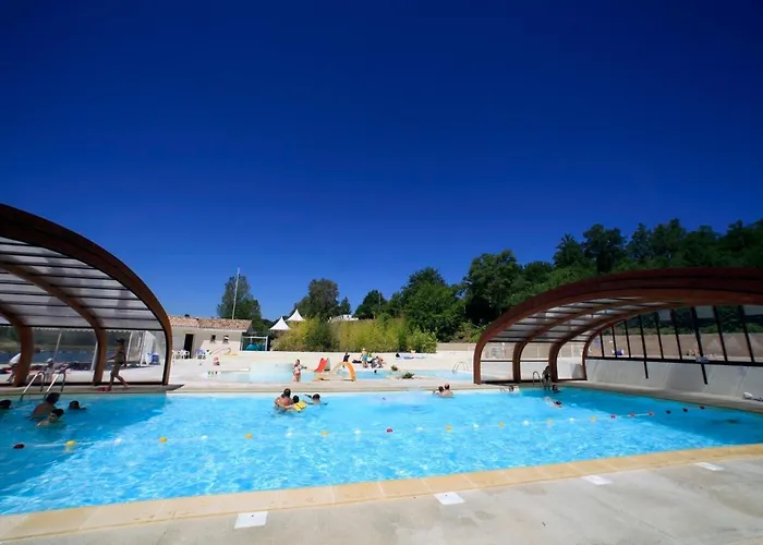 H Des Lacs 3p 4 Pers * مونكلار دو كيارْسي