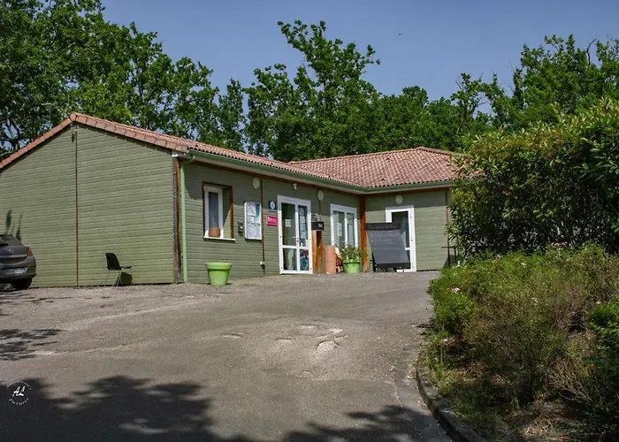 H Des Lacs 3p 4 Pers * مونكلار دو كيارْسي