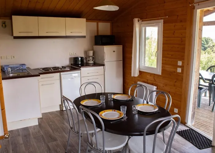 منتجع H Des Lacs 3p 4 Pers مونكلار دو كيارْسي